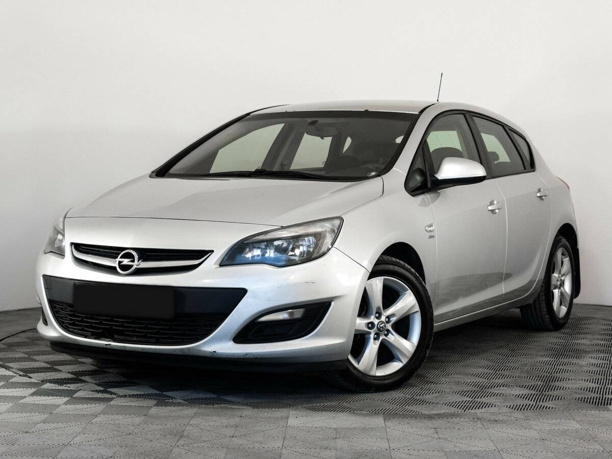 Opel Astra 2013 года с пробегом. Посмотреть фото