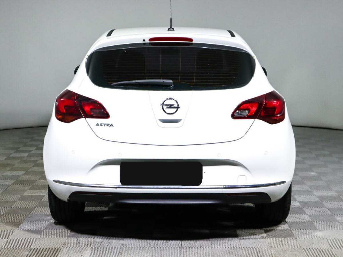 Opel Astra 2013 года с пробегом. Фото: #4