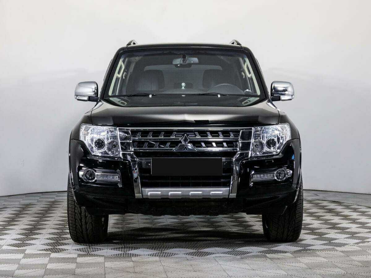 Mitsubishi Pajero 2015 года с пробегом. Фото: #1