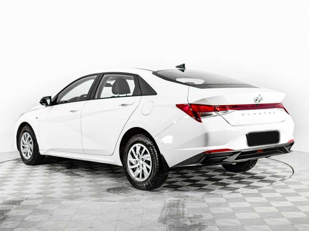 Hyundai Elantra 2021 года с пробегом. Фото: #6