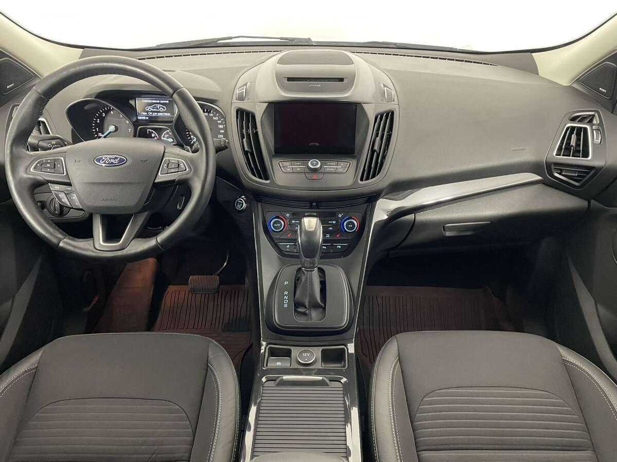 Ford Kuga 2017 года с пробегом. Фото: #4