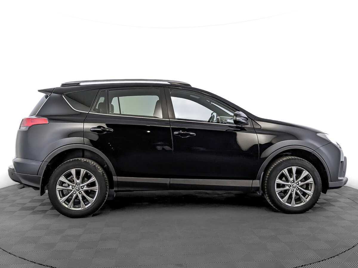Toyota RAV4 2017 года с пробегом. Фото: #3