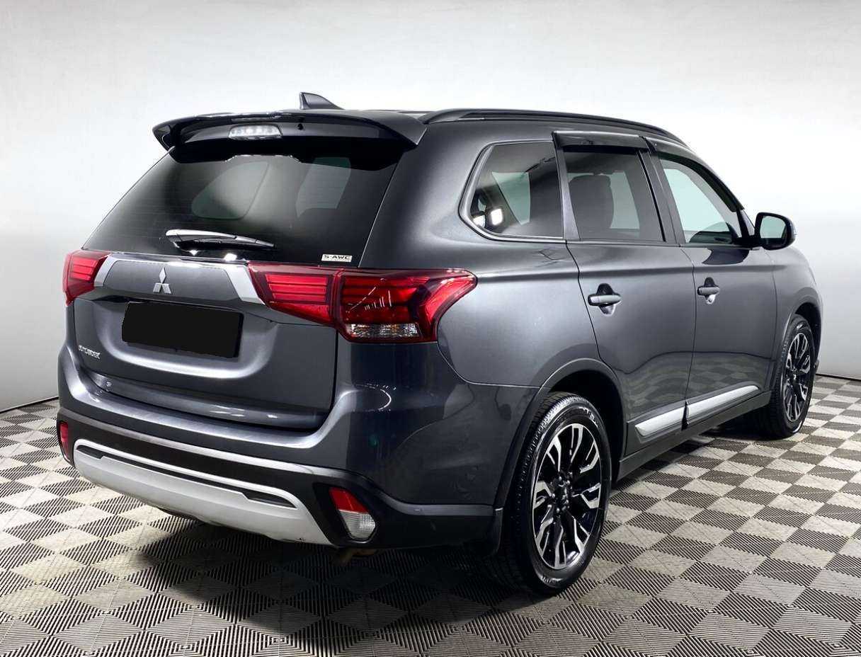 Mitsubishi Outlander 2021 года с пробегом. Фото: #4