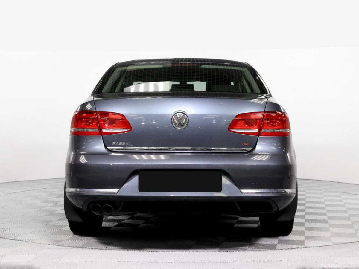 Volkswagen Passat 2012 года с пробегом. Фото: #4