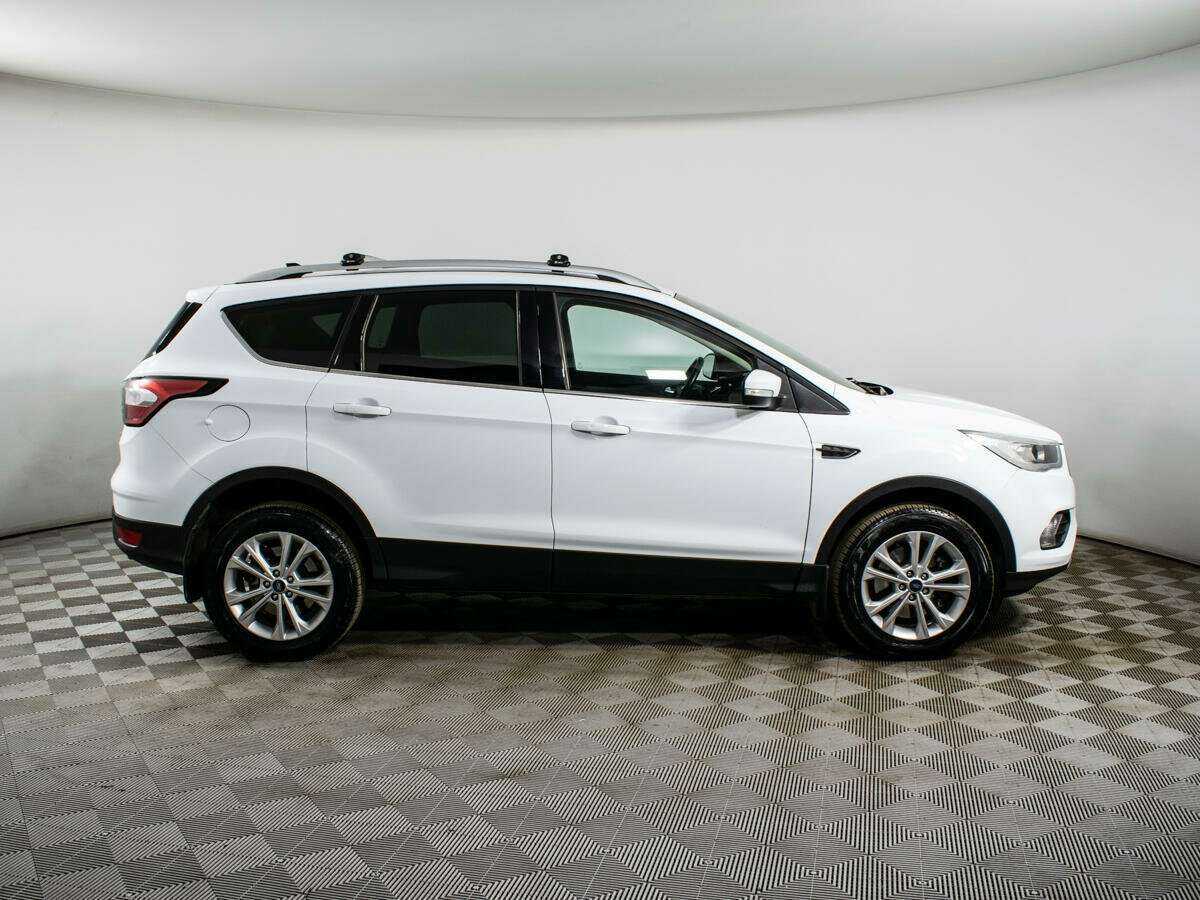 Ford Kuga 2017 года с пробегом. Фото: #3
