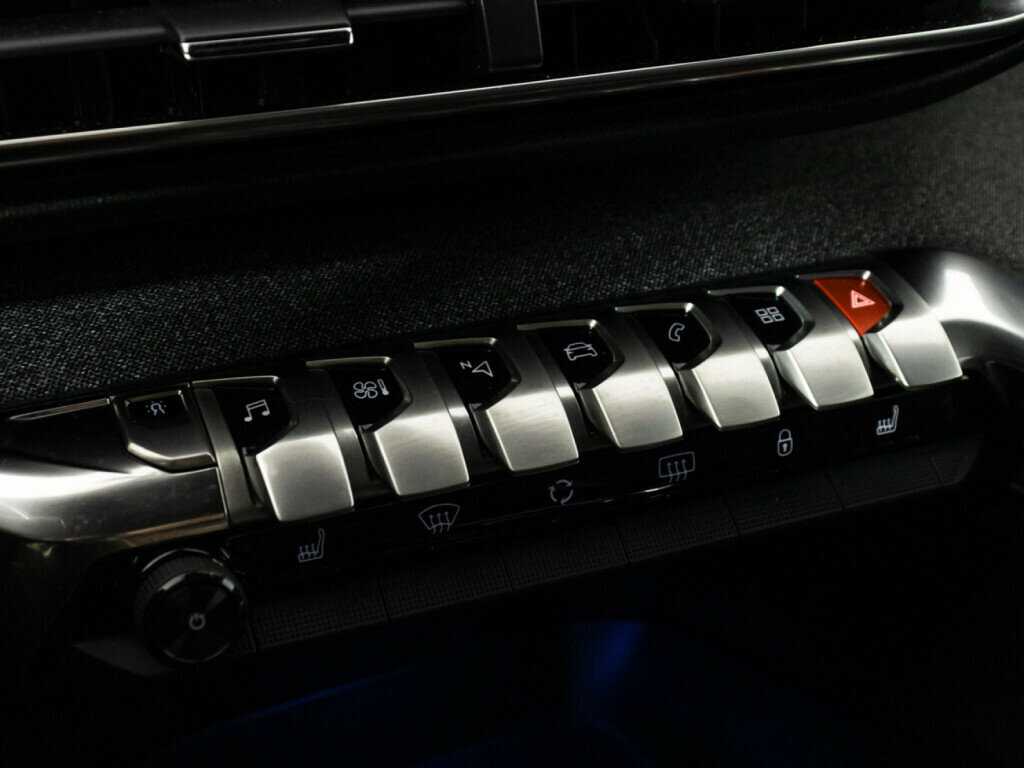 Peugeot 3008 2017 года с пробегом. Фото: #19