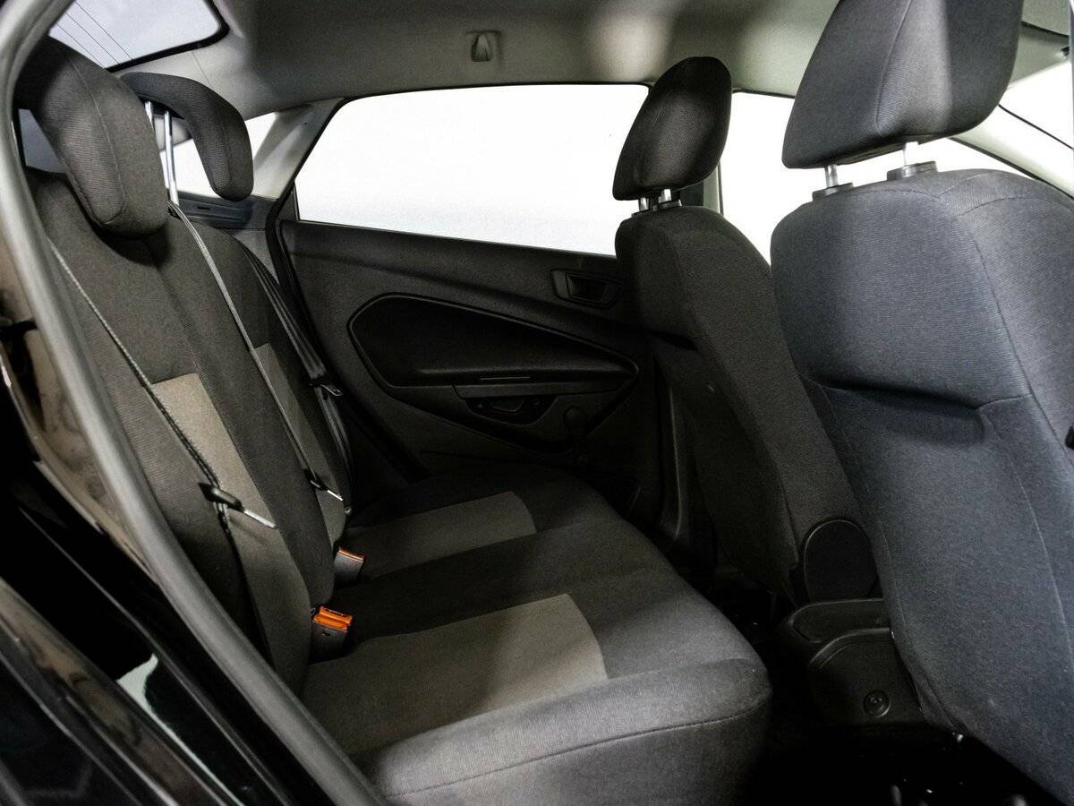 Ford Fiesta 2015 года с пробегом. Фото: #15