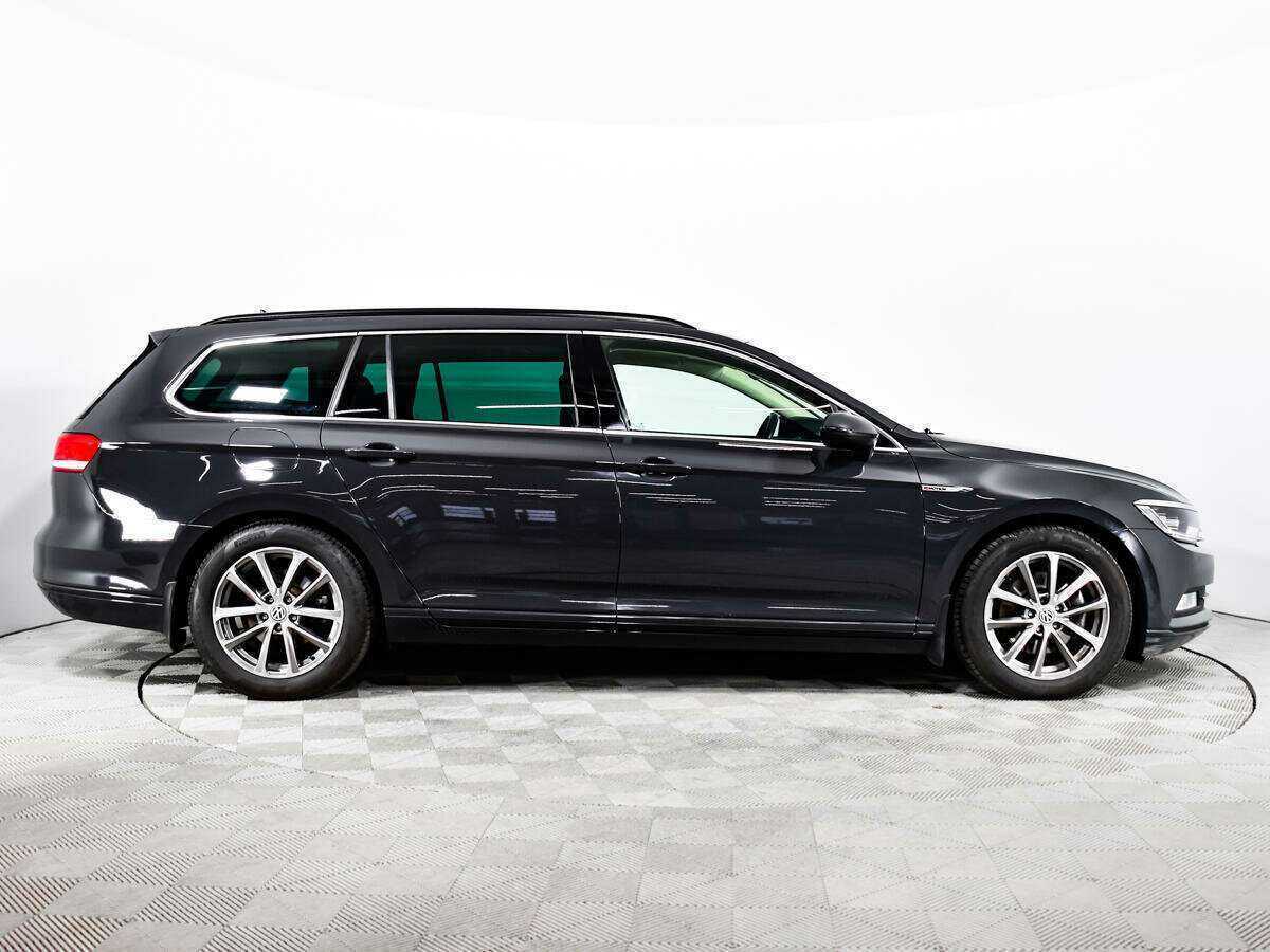 Volkswagen Passat 2018 года с пробегом. Фото: #3