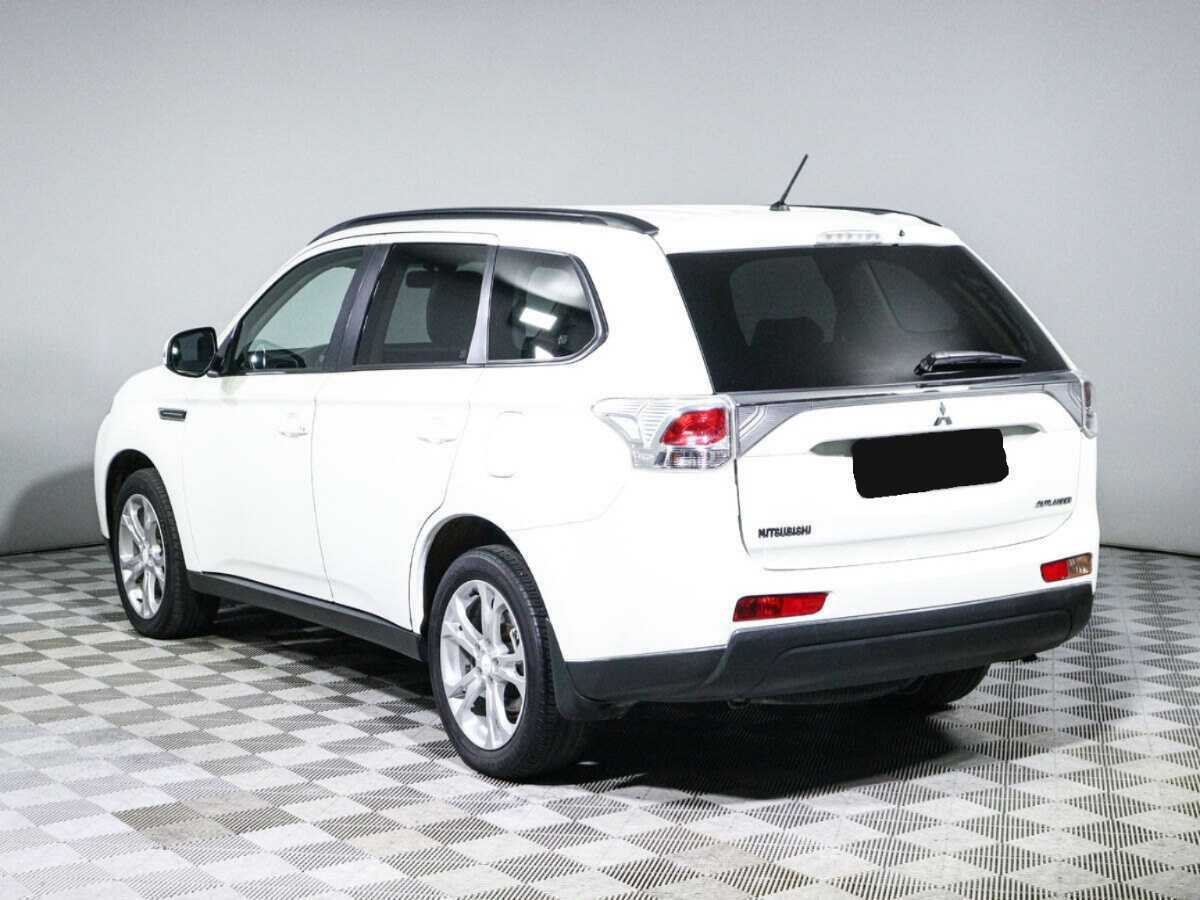 Mitsubishi Outlander 2012 года с пробегом. Фото: #5