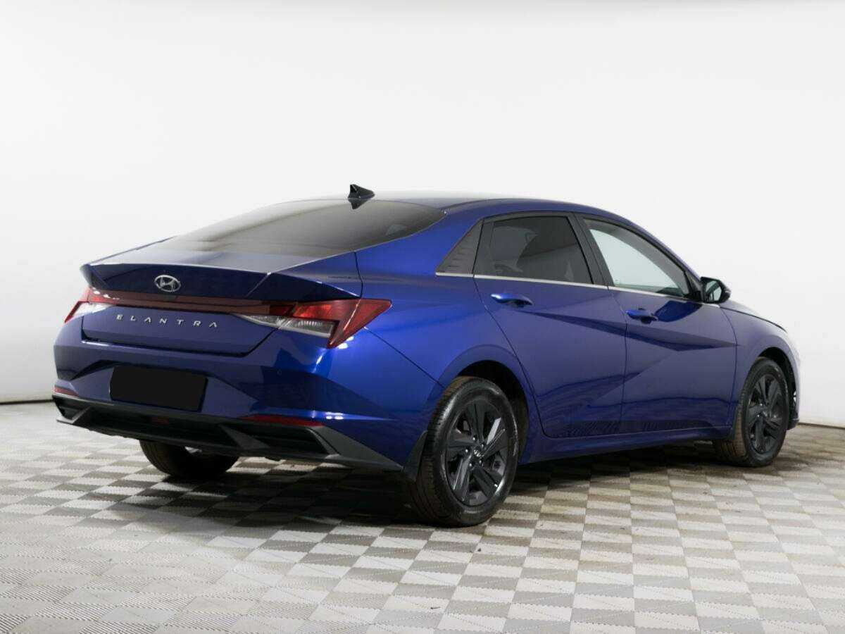Hyundai Elantra 2021 года с пробегом. Фото: #3