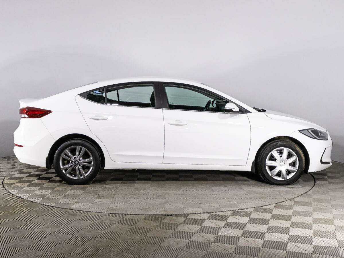 Hyundai Elantra 2016 года с пробегом. Фото: #3