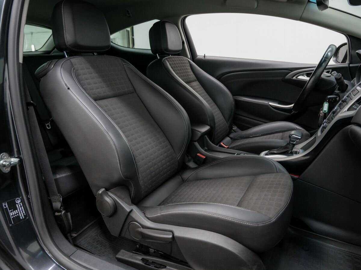 Opel Astra 2012 года с пробегом. Фото: #5