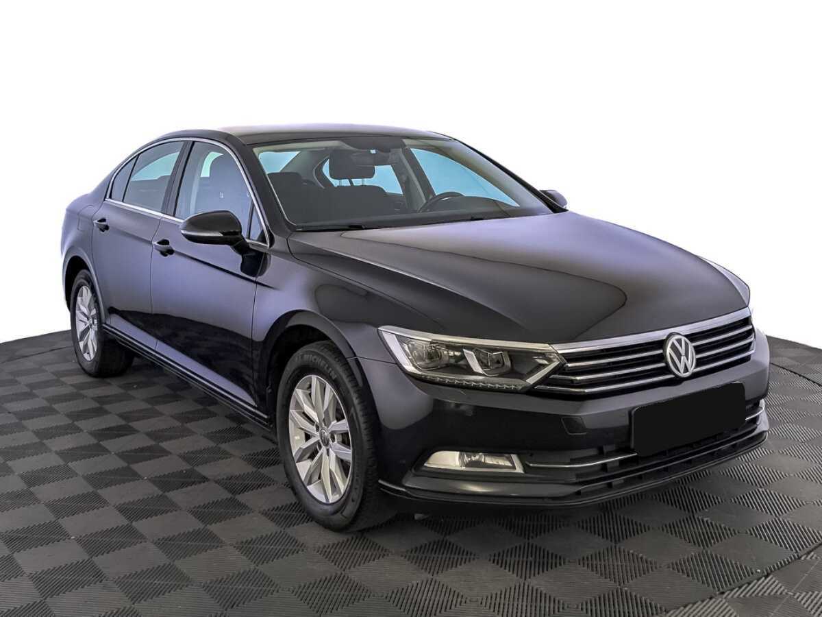 Volkswagen Passat 2018 года с пробегом. Фото: #2