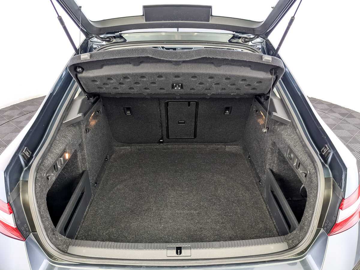 Skoda Superb 2018 года с пробегом. Фото: #9