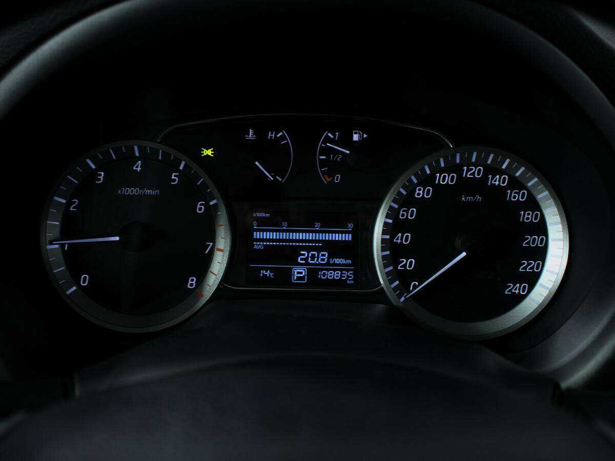 Nissan Tiida 2015 года с пробегом. Фото: #10