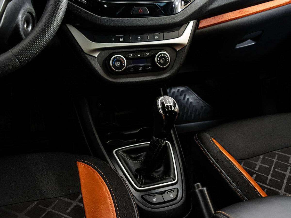 Lada (ВАЗ) Vesta 2018 года с пробегом. Фото: #11