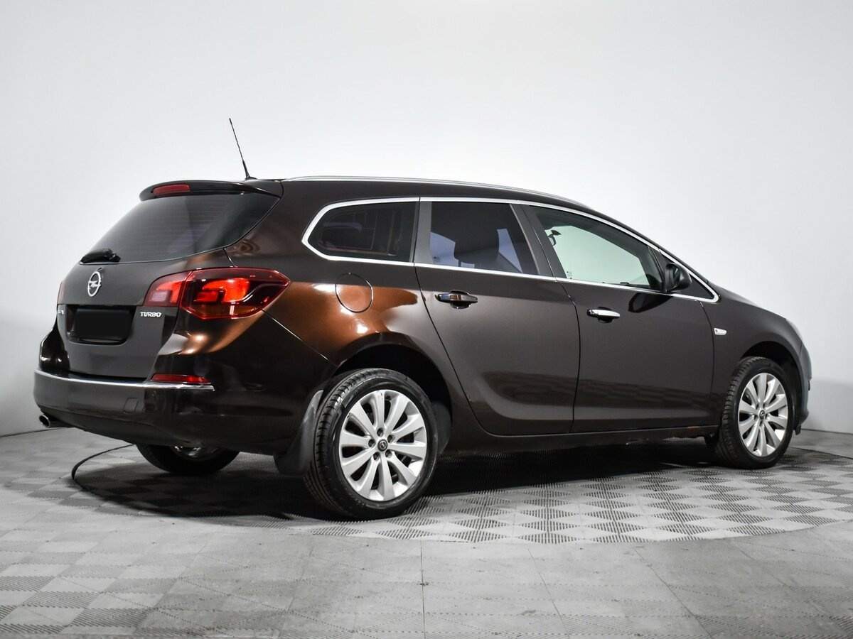 Opel Astra 2013 года с пробегом. Фото: #4