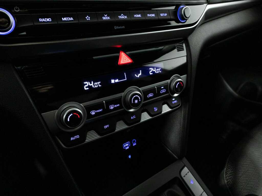 Hyundai Elantra 2019 года с пробегом. Фото: #18