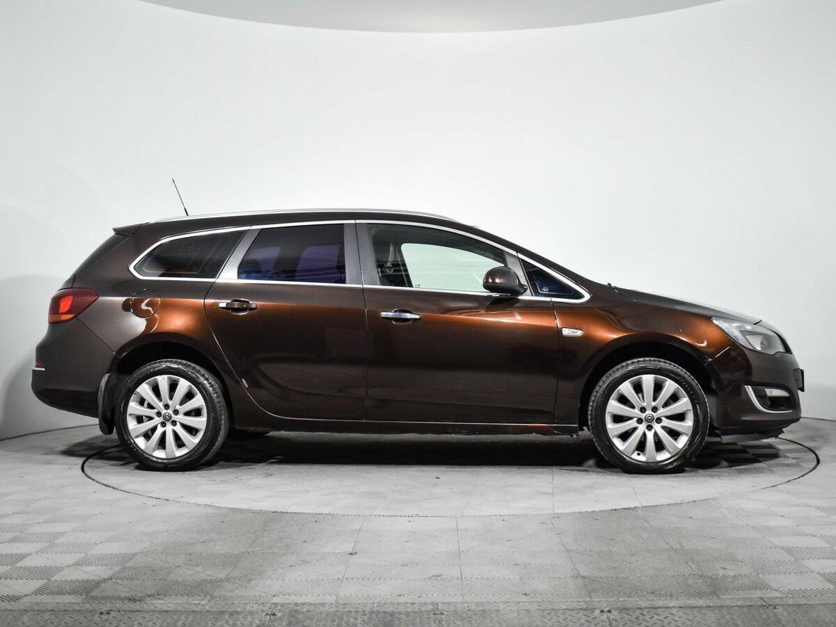 Opel Astra 2013 года с пробегом. Фото: #3