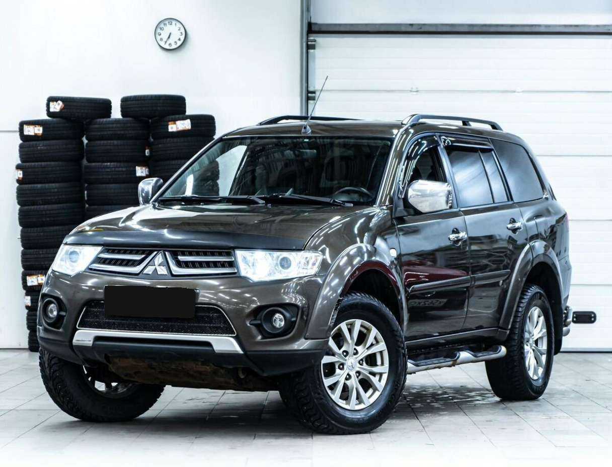Mitsubishi Pajero Sport 2014 года с пробегом. Посмотреть фото
