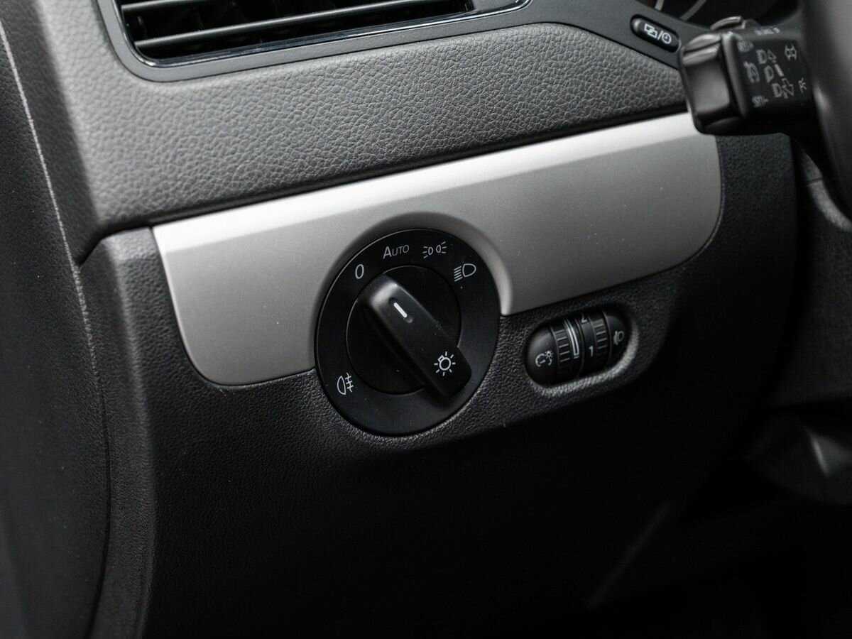 Volkswagen Jetta 2012 года с пробегом. Фото: #16