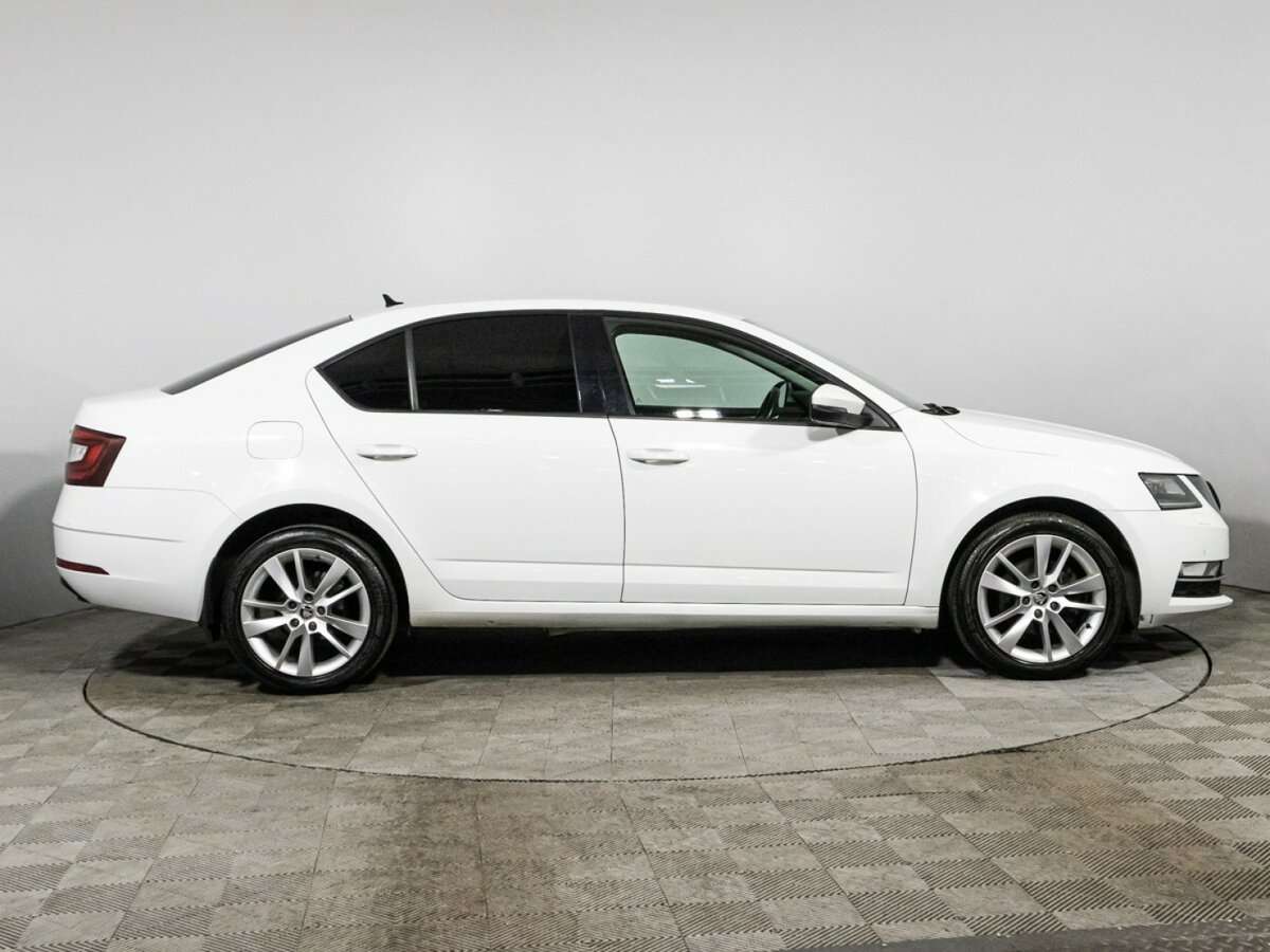 Skoda Octavia 2017 года с пробегом. Фото: #3