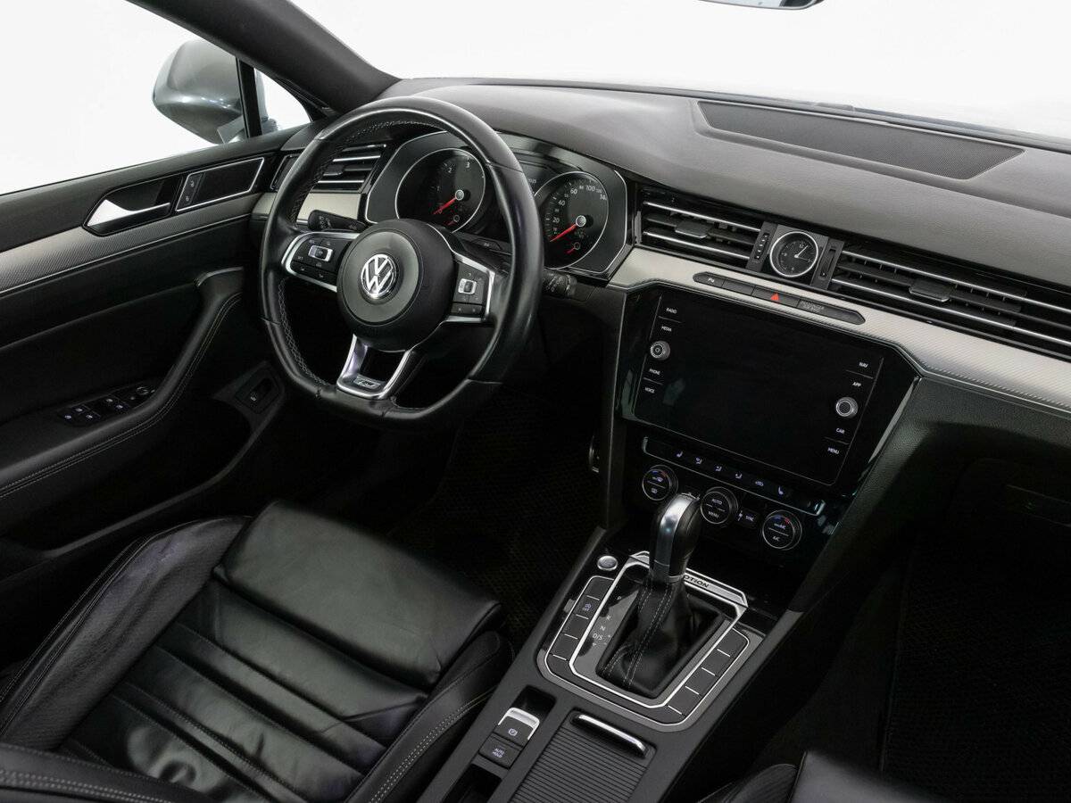 Volkswagen Passat 2018 года с пробегом. Фото: #8