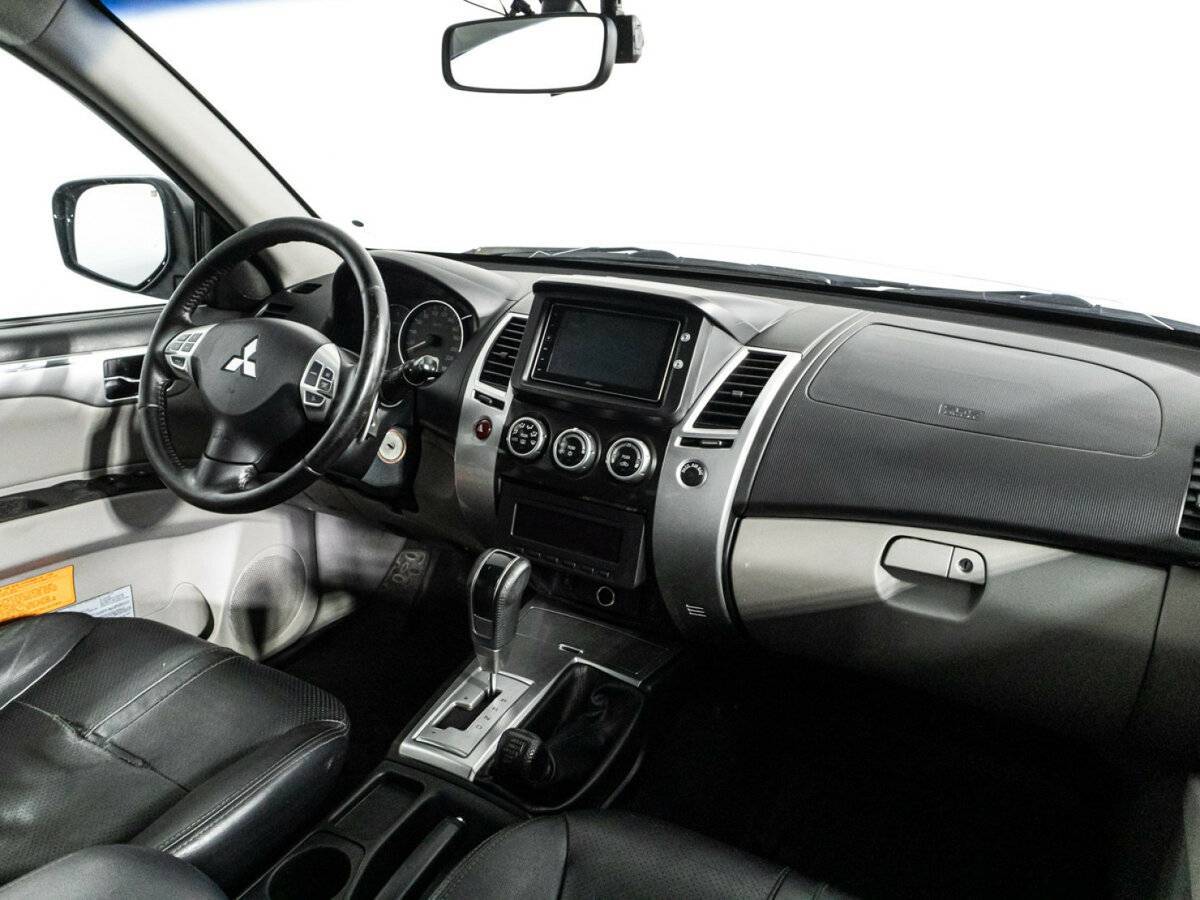 Mitsubishi Pajero Sport 2012 года с пробегом. Фото: #8