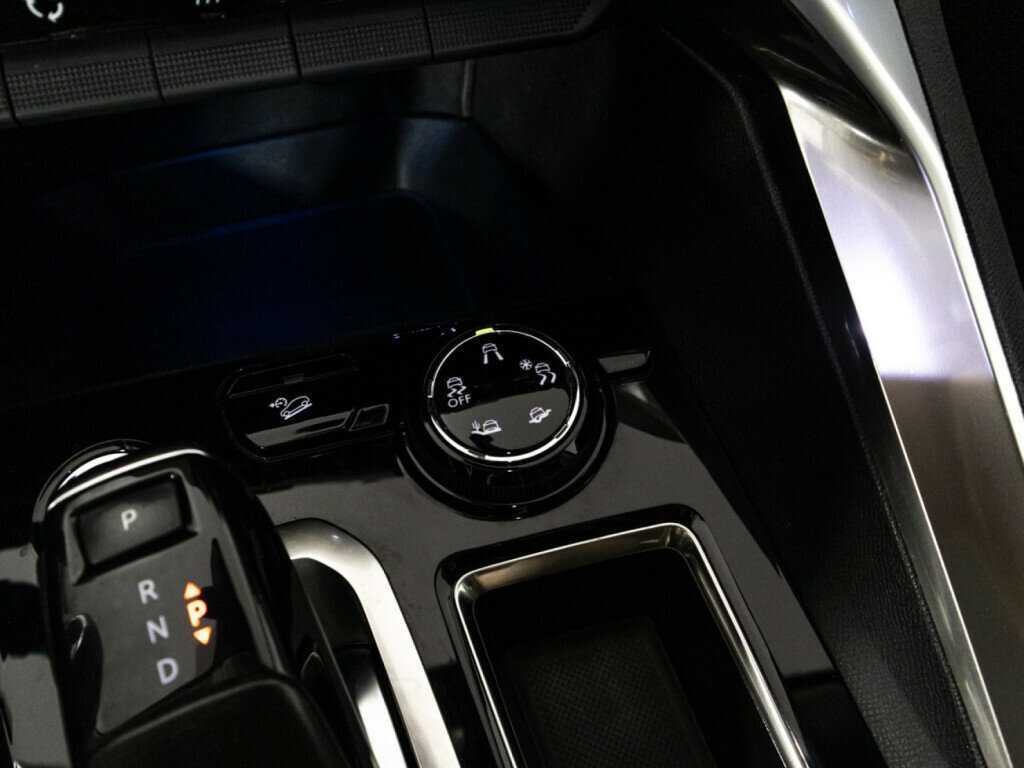 Peugeot 3008 2019 года с пробегом. Фото: #17