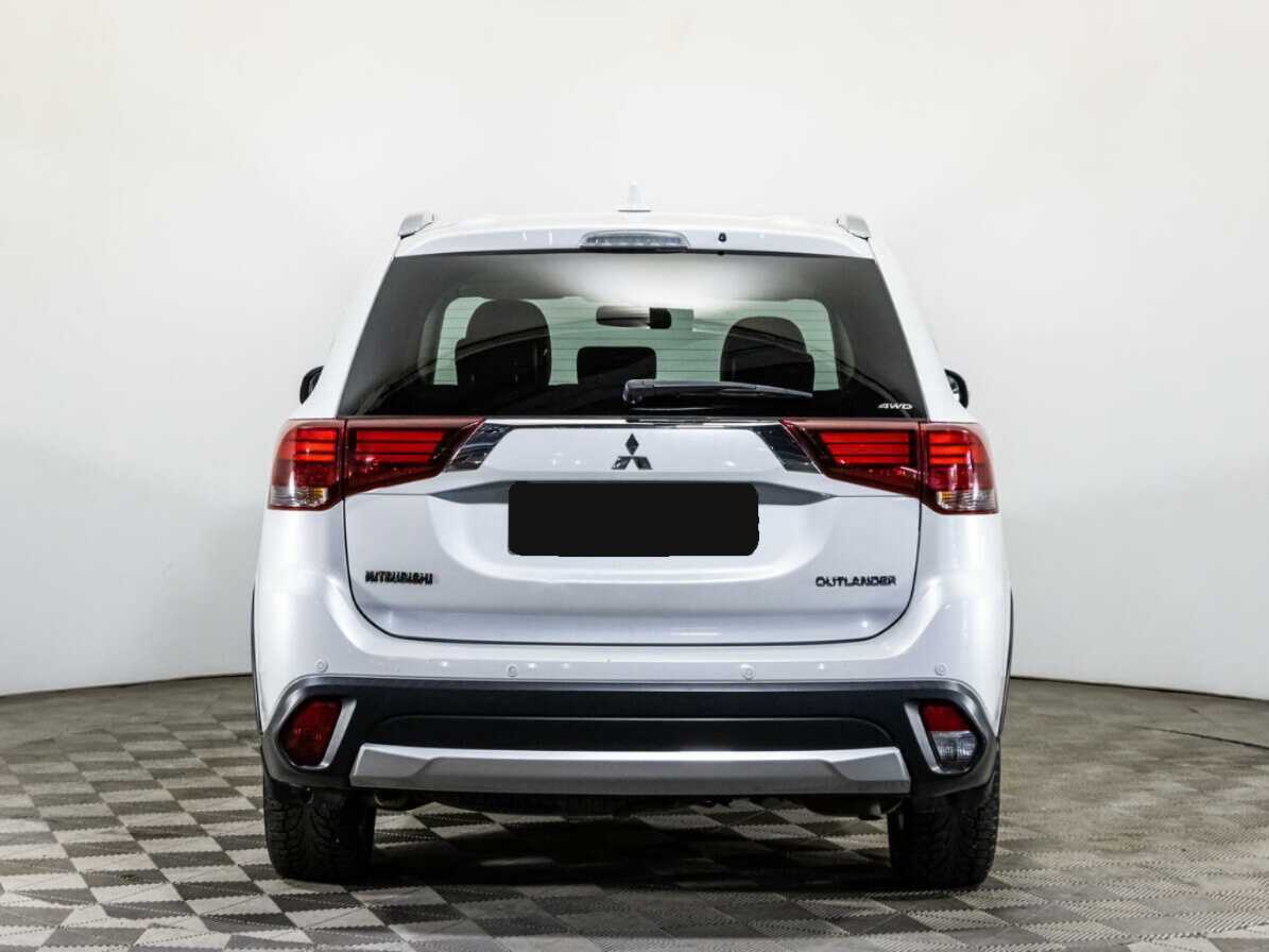 Mitsubishi Outlander 2018 года с пробегом. Фото: #4