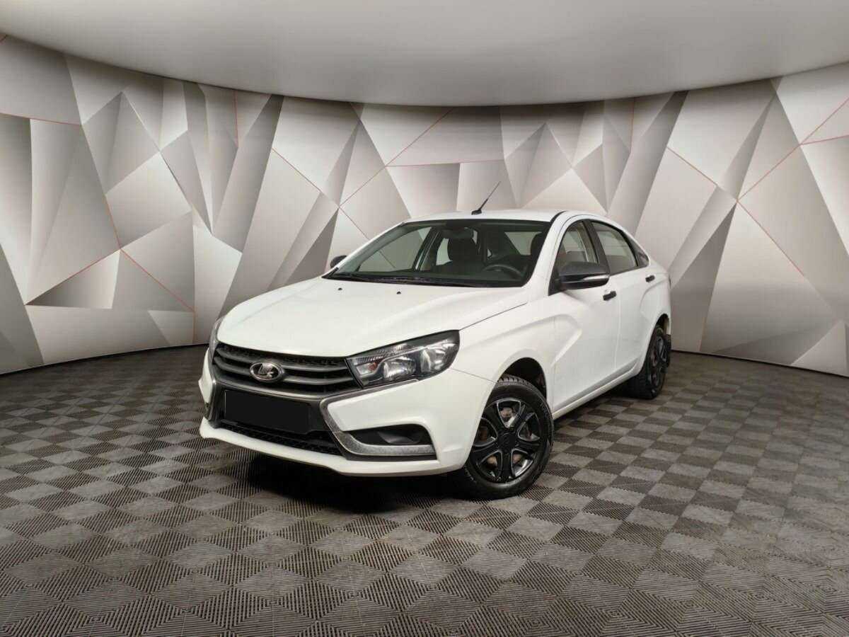Lada (ВАЗ) Vesta 2018 года с пробегом. Посмотреть фото