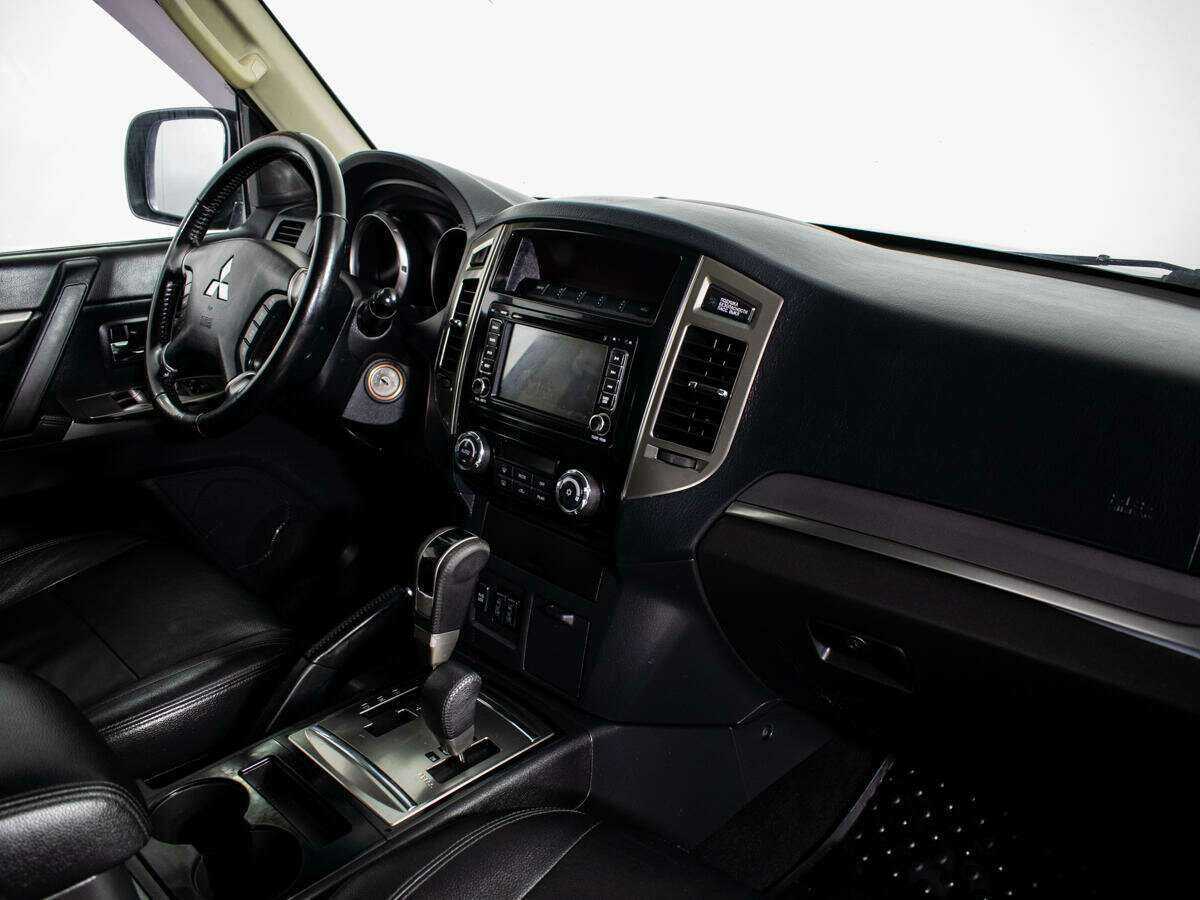Mitsubishi Pajero 2015 года с пробегом. Фото: #5