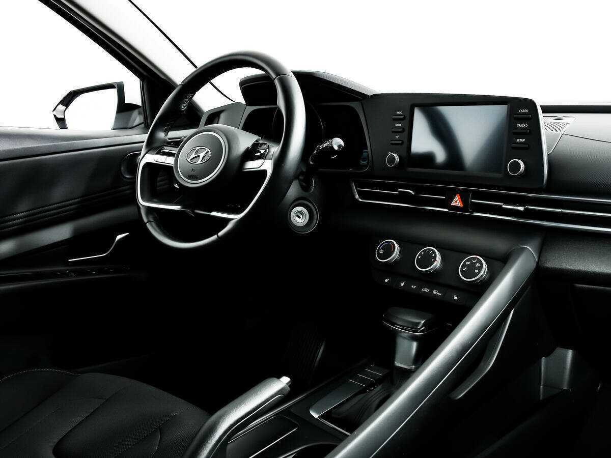 Hyundai Elantra 2022 года с пробегом. Фото: #8