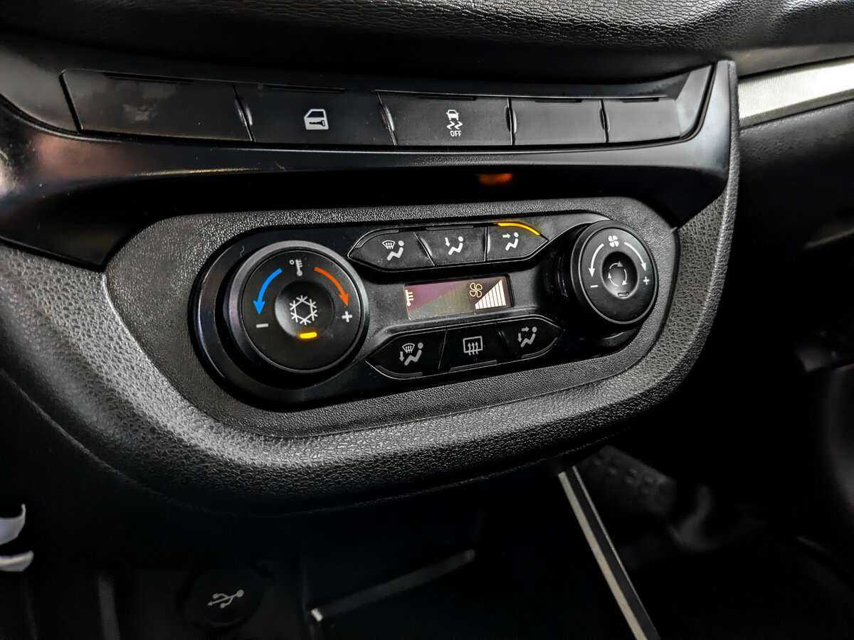 Lada (ВАЗ) Vesta 2022 года с пробегом. Фото: #19