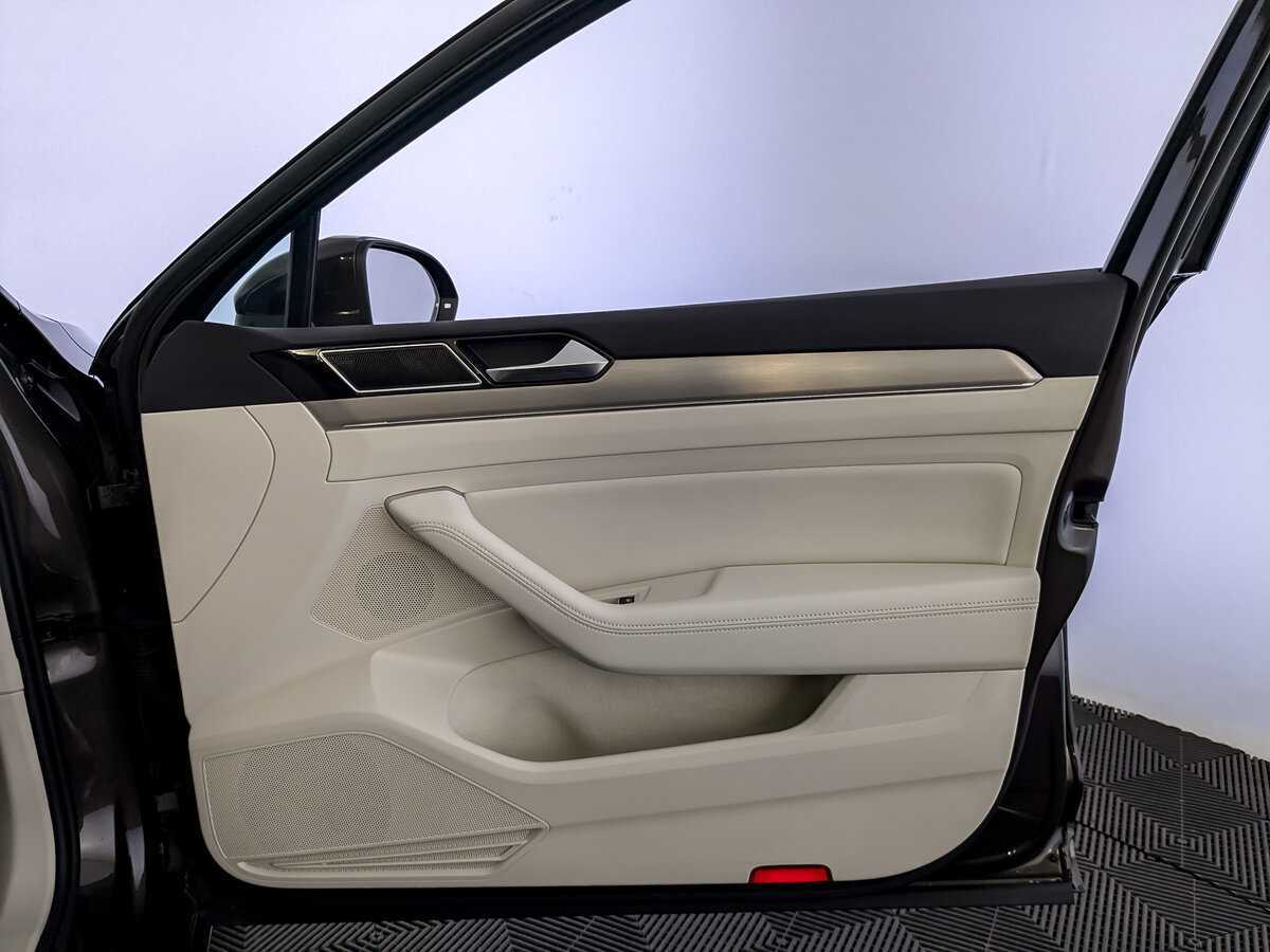 Volkswagen Passat 2017 года с пробегом. Фото: #22