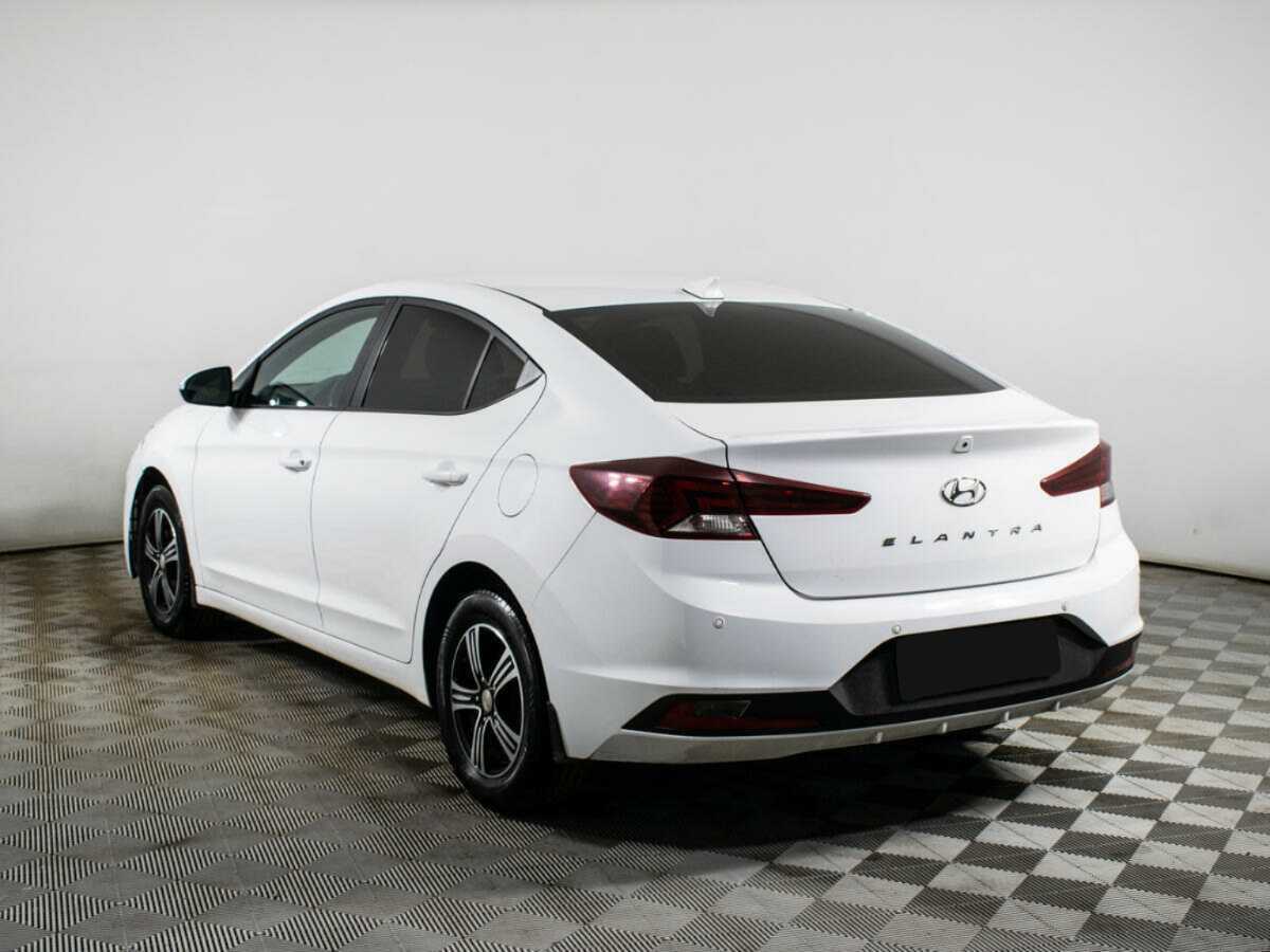 Hyundai Elantra 2019 года с пробегом. Фото: #6