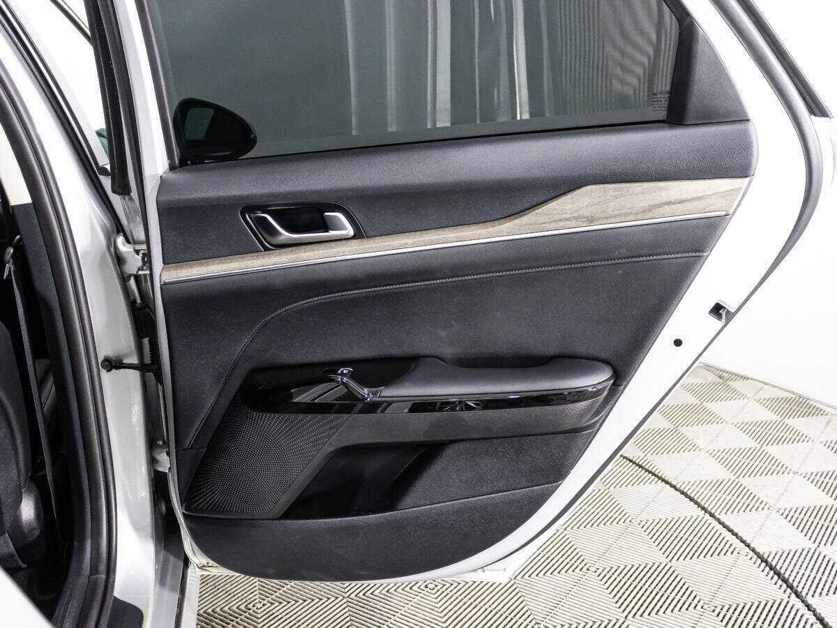 Kia K5 2021 года с пробегом. Фото: #24