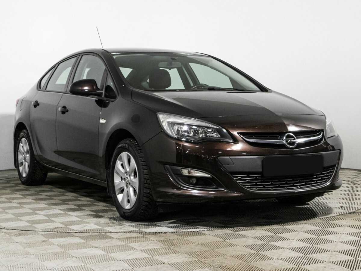 Opel Astra 2014 года с пробегом. Фото: #2