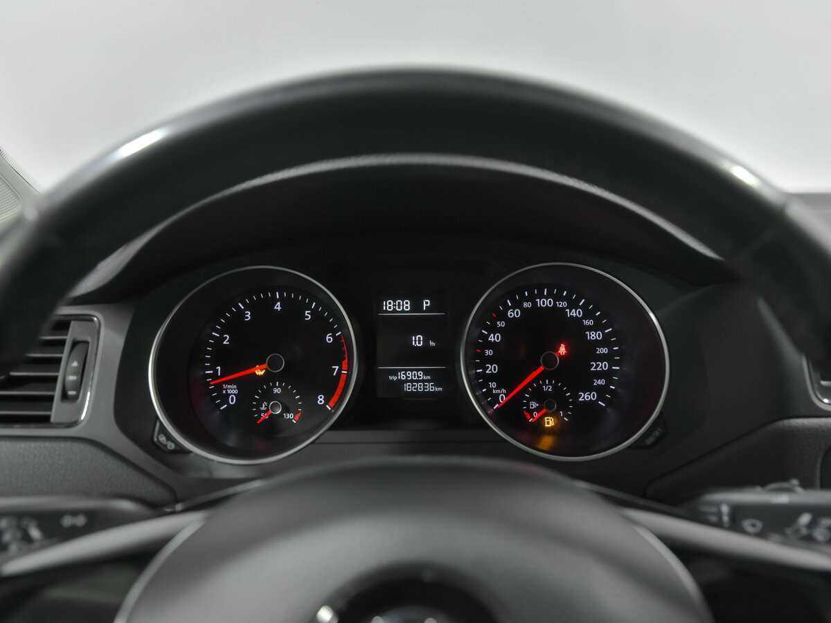 Volkswagen Jetta 2016 года с пробегом. Фото: #4