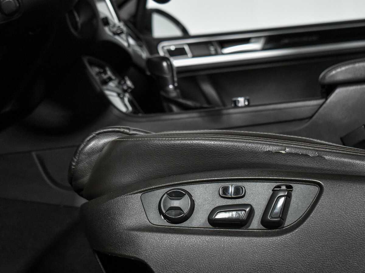 Volkswagen Touareg 2013 года с пробегом. Фото: #8