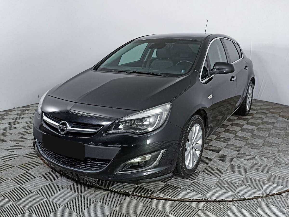 Opel Astra 2012 года с пробегом. Посмотреть фото