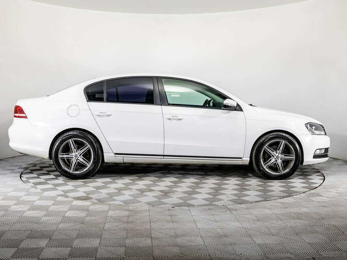 Volkswagen Passat 2012 года с пробегом. Фото: #3