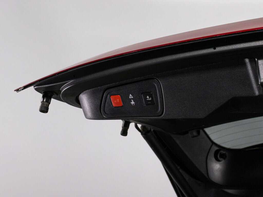 Peugeot 3008 2017 года с пробегом. Фото: #14