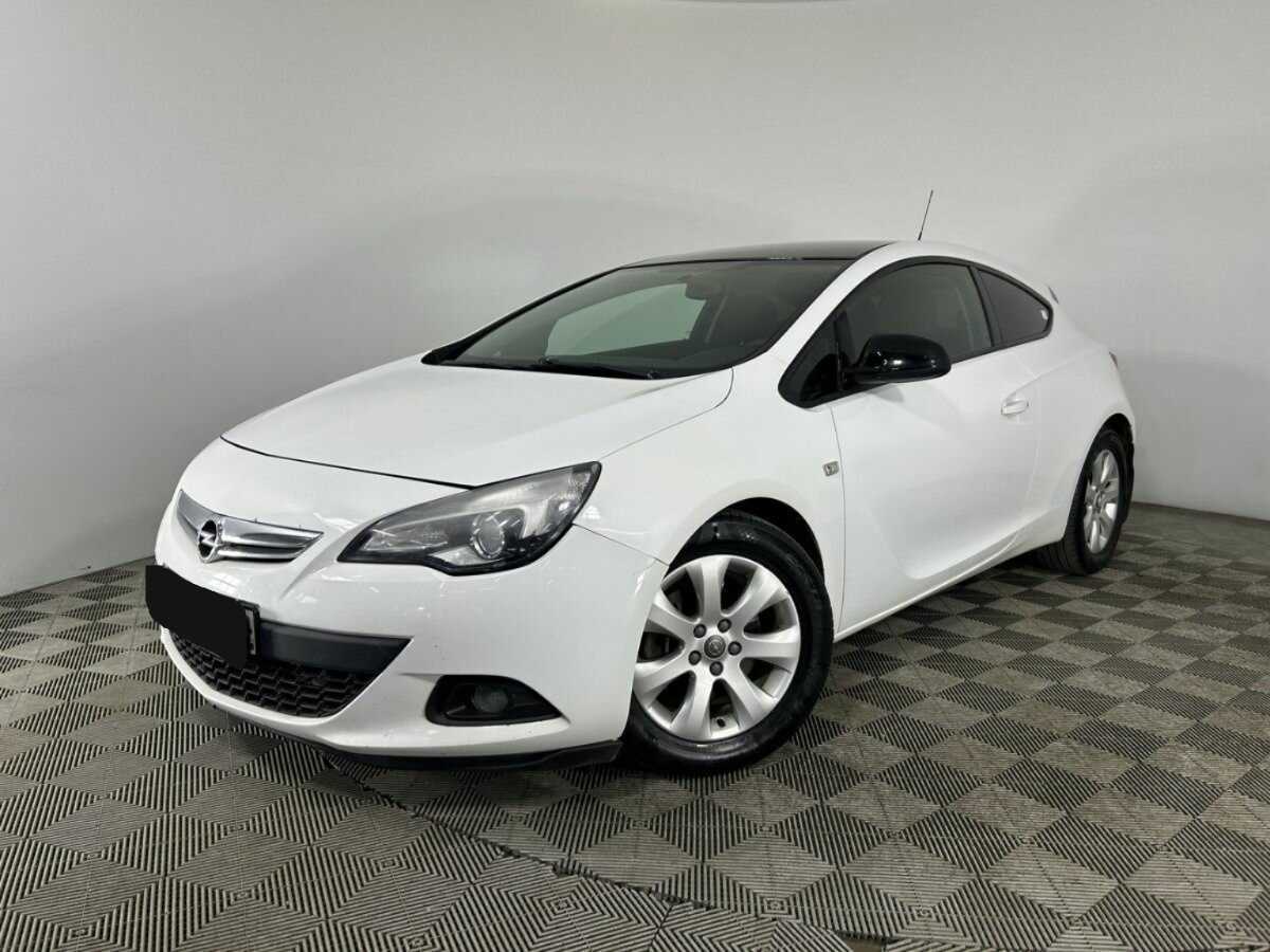 Opel Astra 2014 года с пробегом. Посмотреть фото