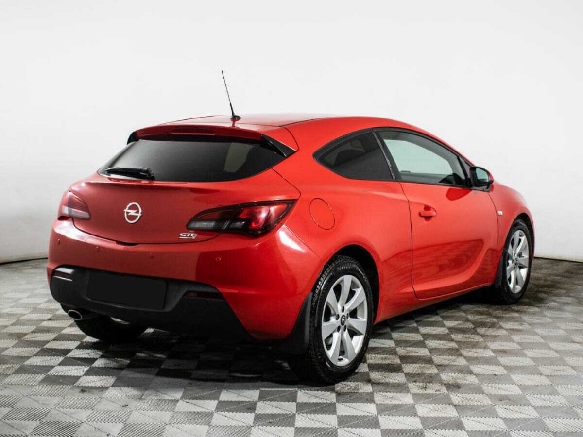 Opel Astra 2013 года с пробегом. Фото: #4