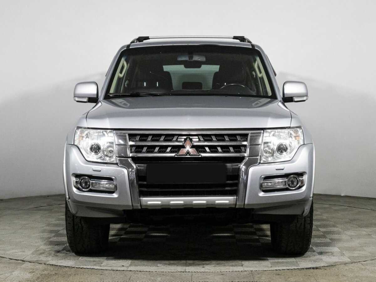 Mitsubishi Pajero 2015 года с пробегом. Фото: #1