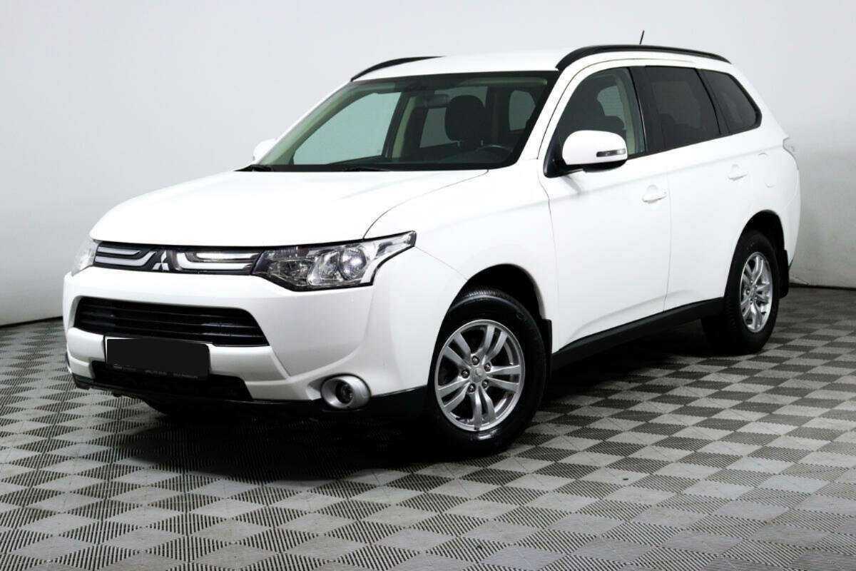 Mitsubishi Outlander 2013 года с пробегом. Посмотреть фото