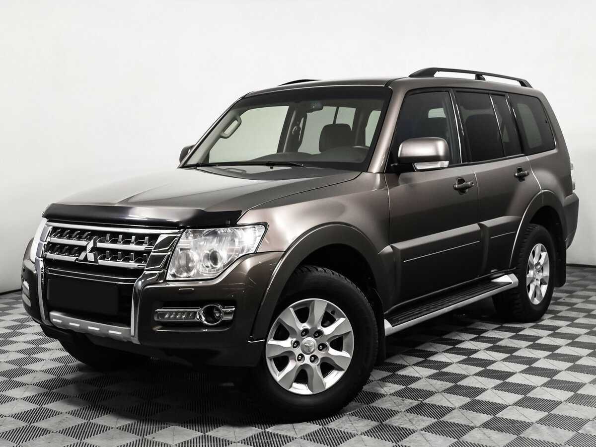 Mitsubishi Pajero 2015 года с пробегом. Фото: #0