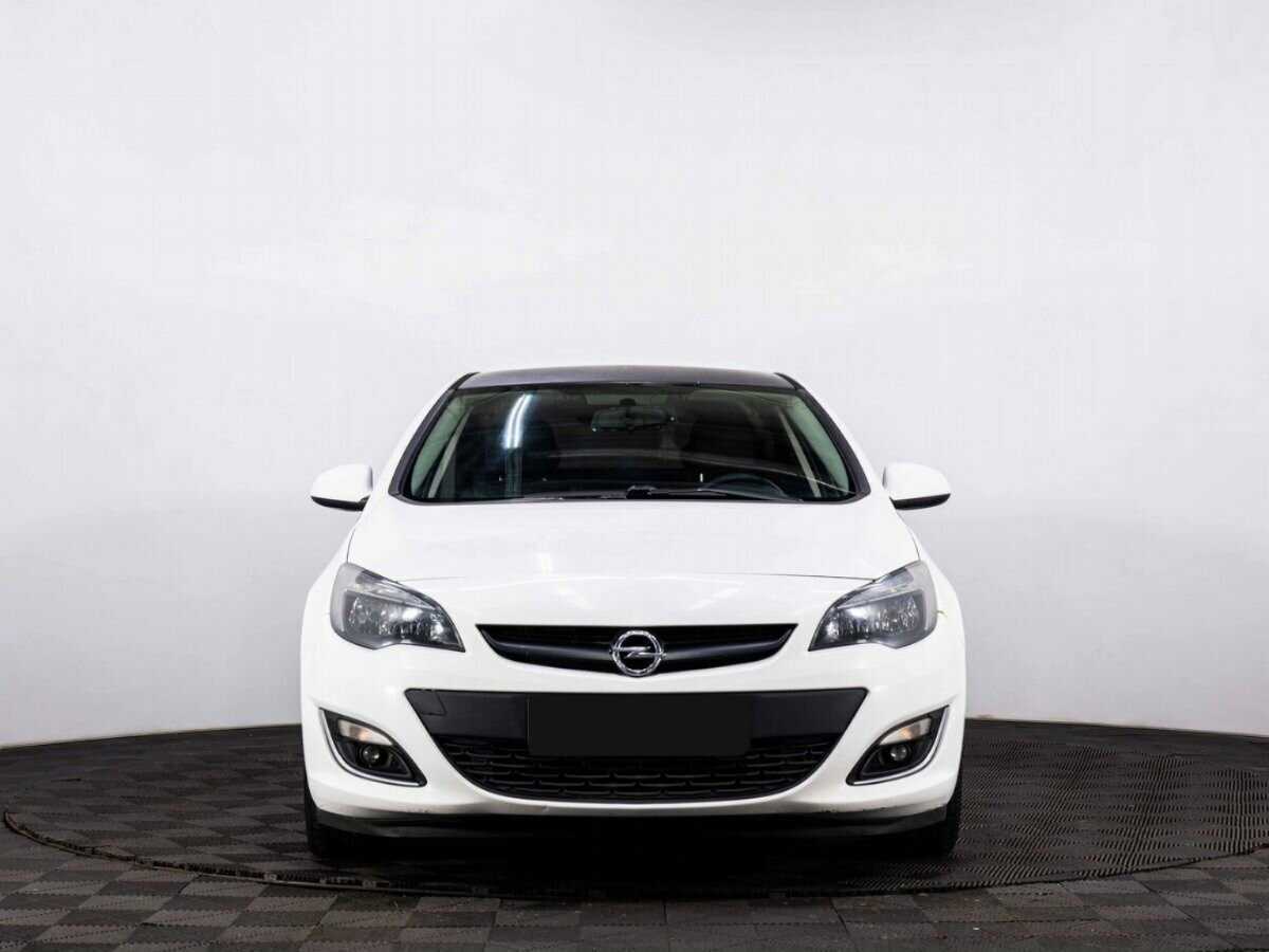 Opel Astra 2013 года с пробегом. Фото: #1