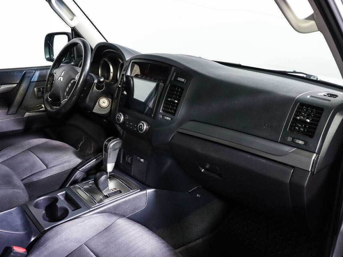 Mitsubishi Pajero 2012 года с пробегом. Фото: #7